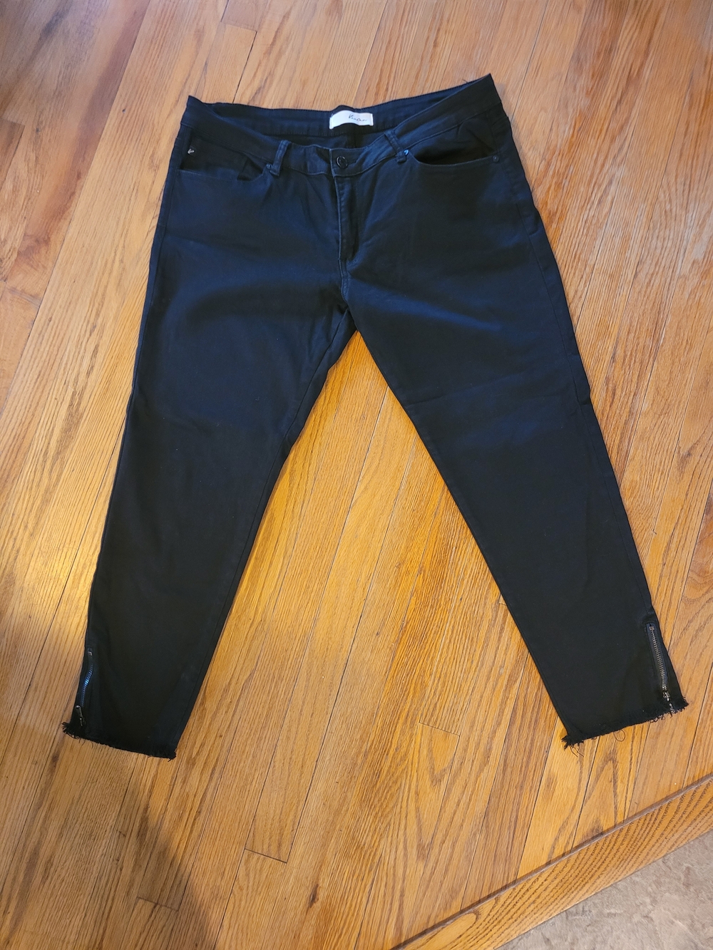 KanCan Women's Skinny Jeans in Black